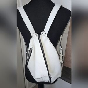 Womens VINCE CAMUTO Optic White Backpack M Pre-owned EUC
